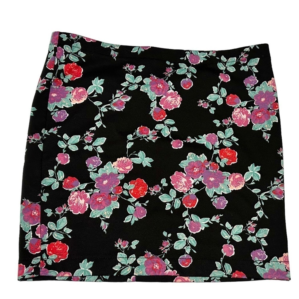 CANDIES, mini skirt,rose print,size med, 30 inch waist 15 inch length